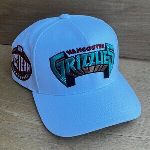 MITCHELL & NESS NBA VANCOUVER GRIZZLIES WHITE PRO PINCH SNAPBACK HAT NEW
